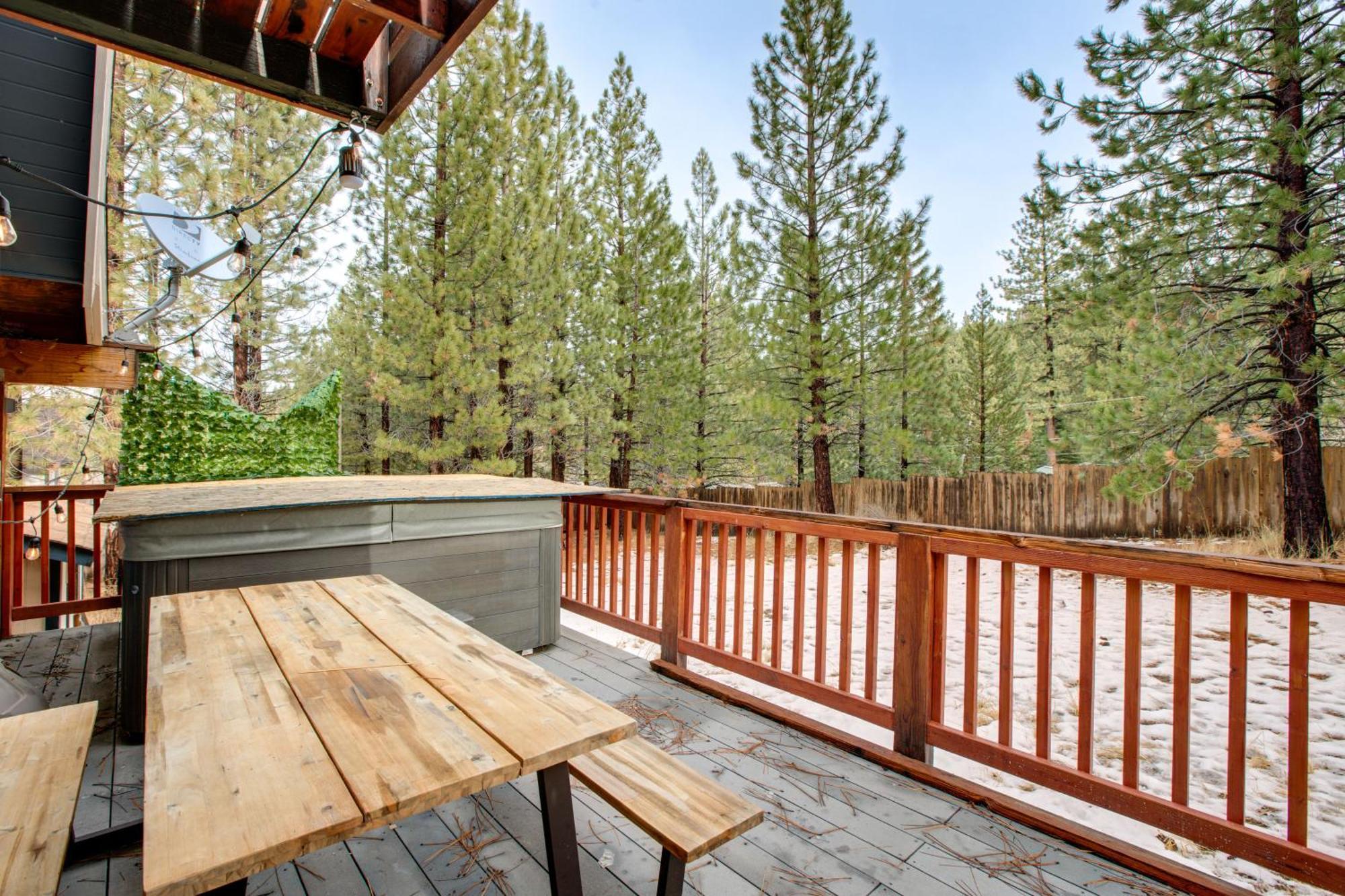 South Lake Tahoe Vacation Home With Private Hot Tub! Exterior photo