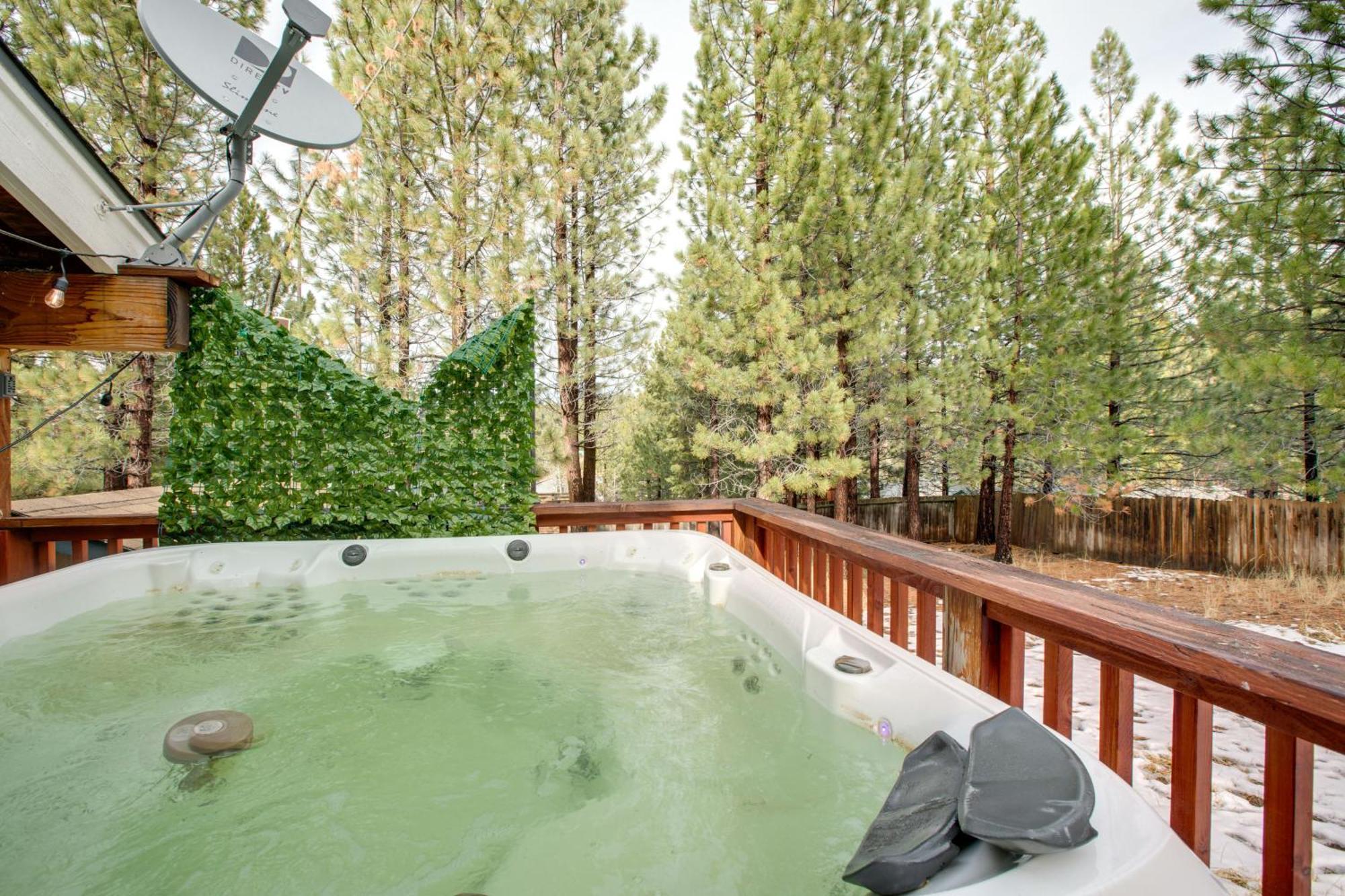 South Lake Tahoe Vacation Home With Private Hot Tub! Exterior photo